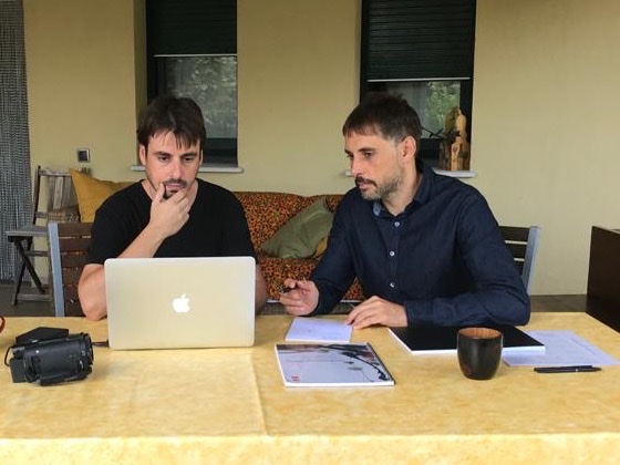 Ricardo Cordovilla y Carles Garay trabajando juntos en el proyecto Acupuntura Distal